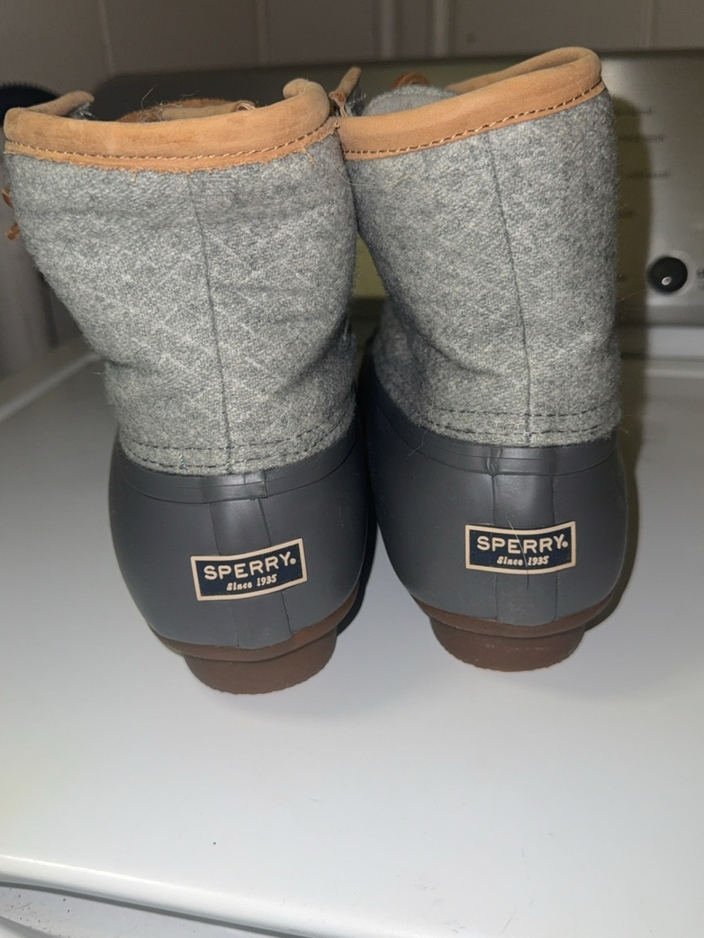 Brand NWOT Sperry Gray Duck Boots with Tan Laces - Picture 2 of 4